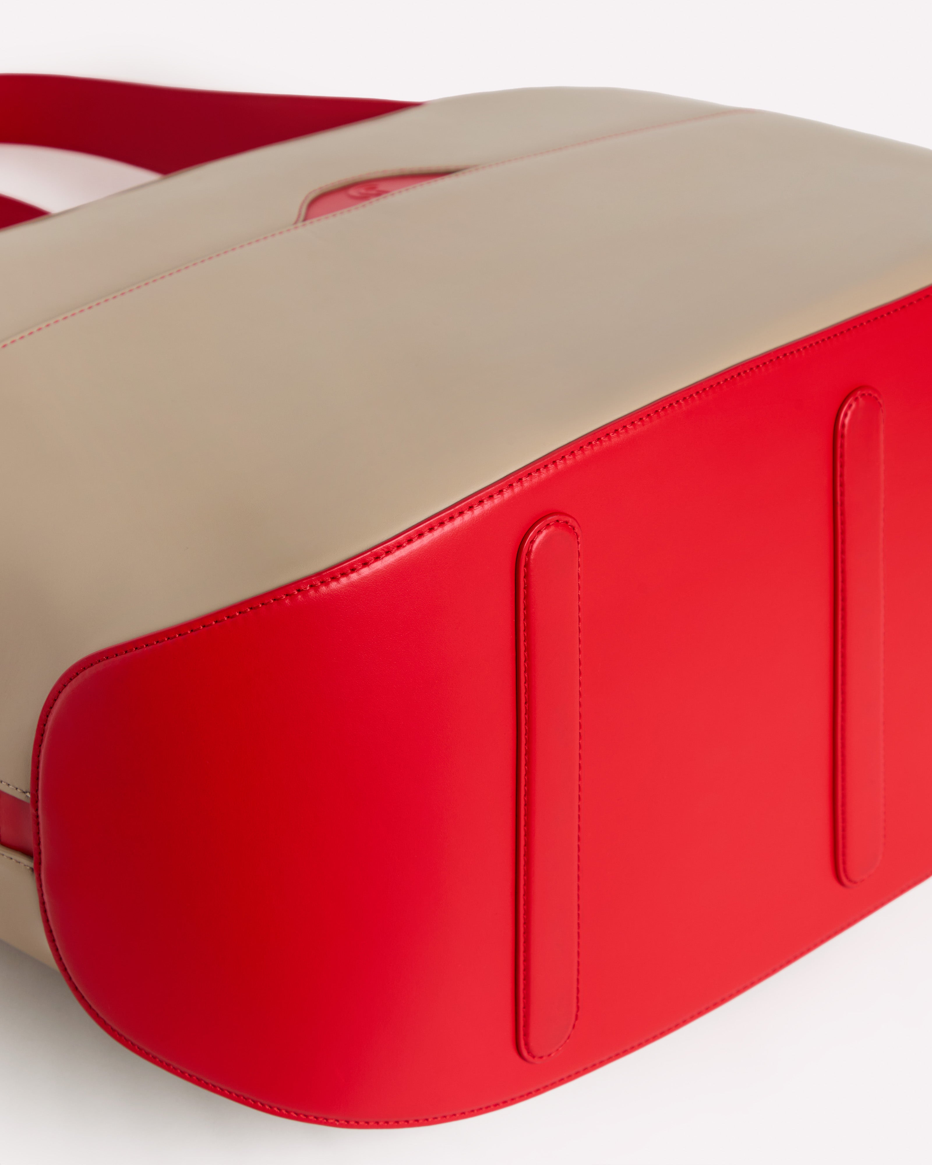 Futa Long Handle Weekender Taupe & Papavero - Bottom