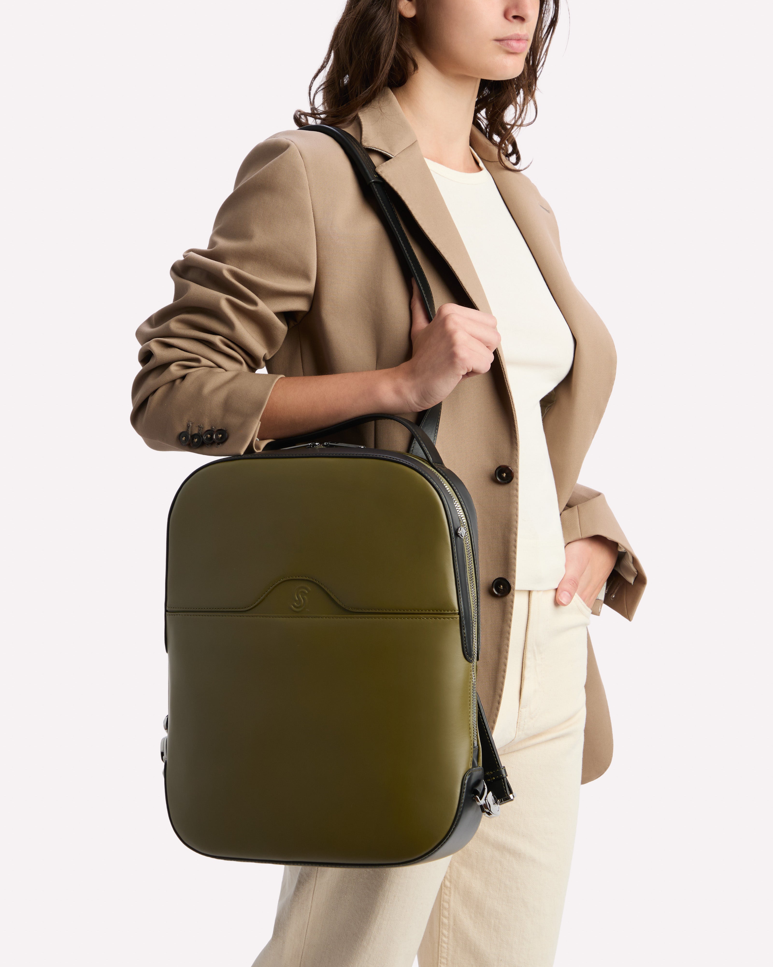 Bellagio Backpack Khaky & Nero - Modelsidestrap