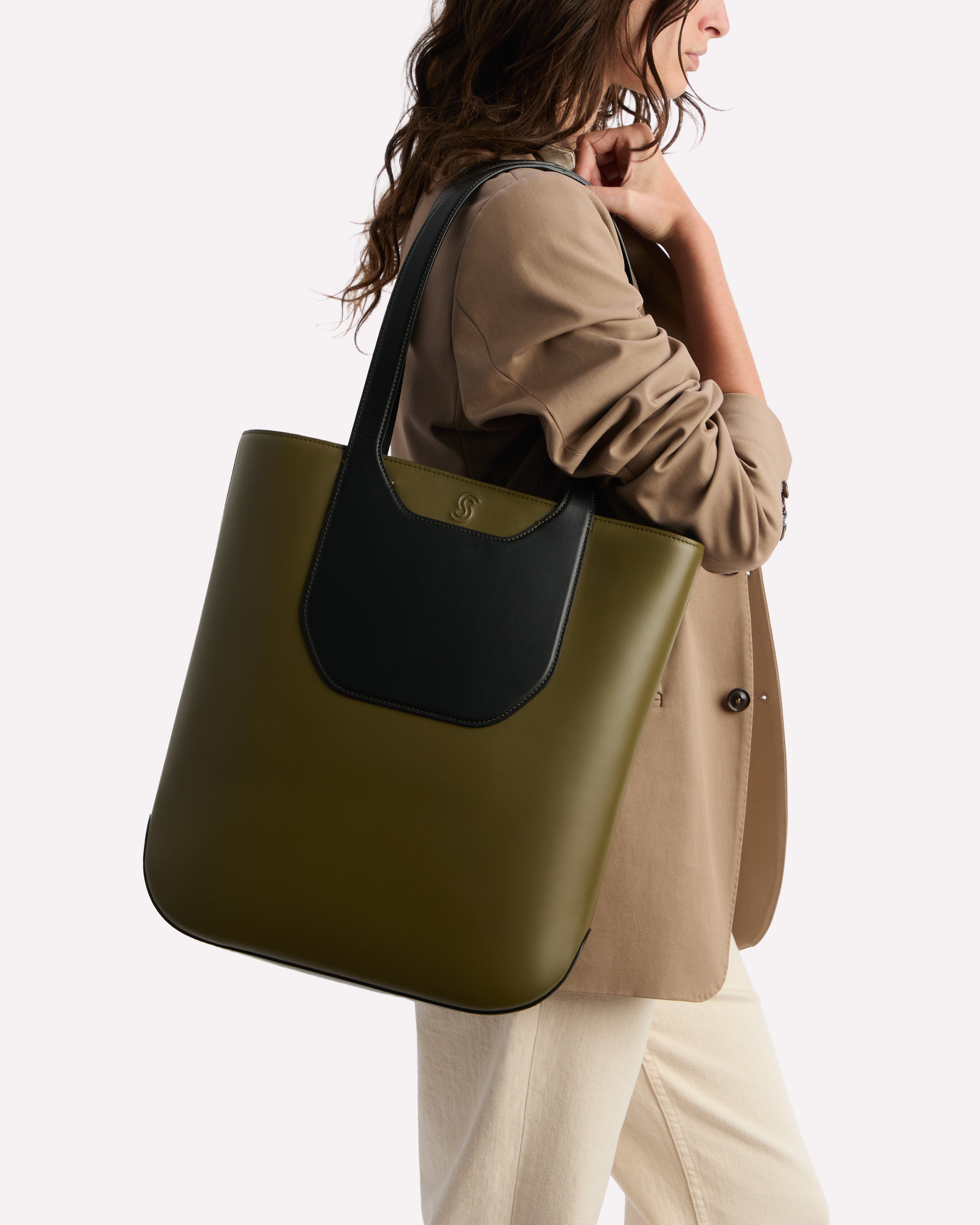 Chianti Tote Bag Khaky & Nero - Model