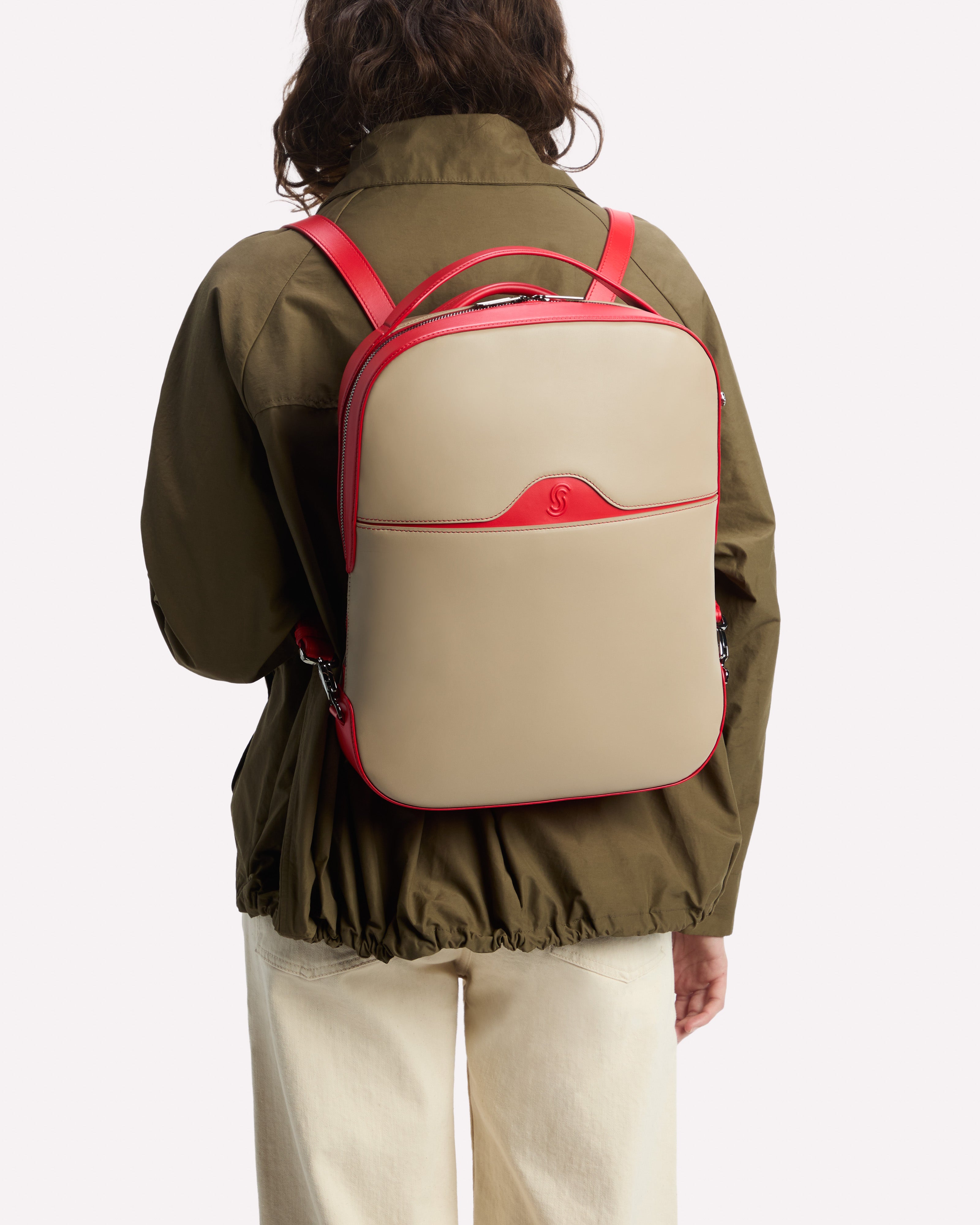 Gardena Convertible Tote Taupe & Papavero - Model